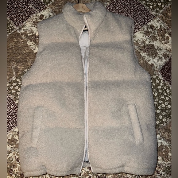ONLY & SONS VEST - Picture 1 of 3